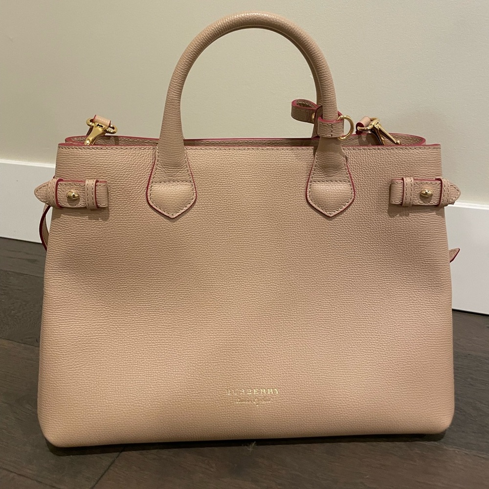 BURBERRY DERBY LEATHER BANNER TOTE